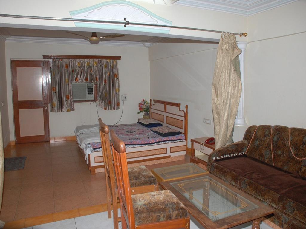 Hotel Nyay Mandir Bharuch 객실 사진